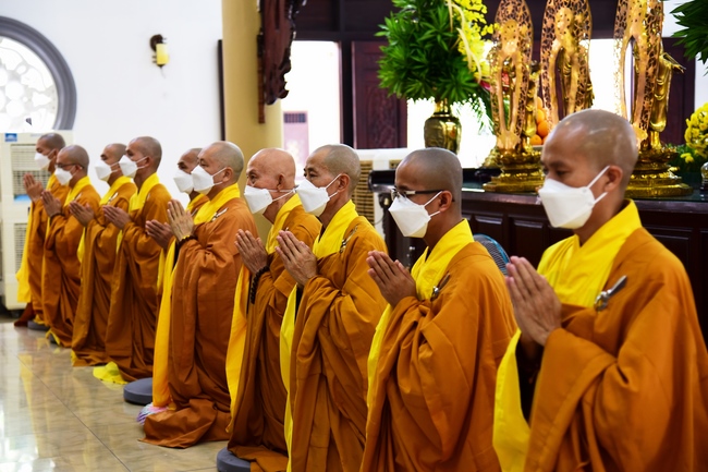 Lễ truyền giới Sa di Phương Trượng